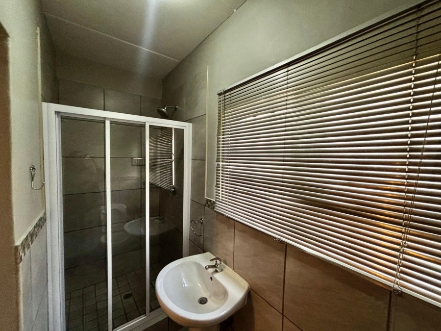 2 Bedroom Property for Sale in Waterval East North West
